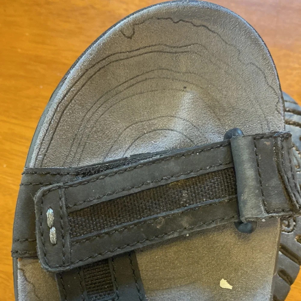 Merrell Mens Black Sandals 7 GUC